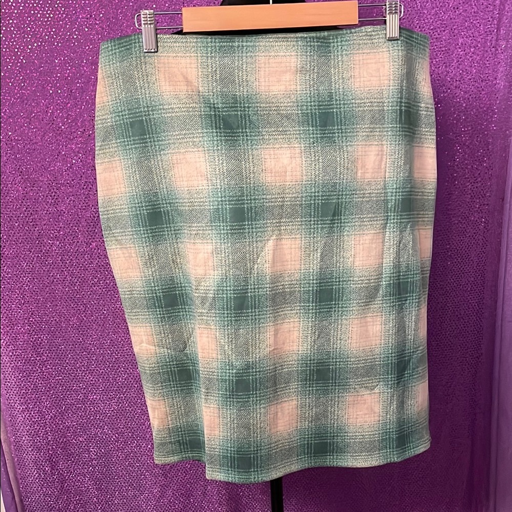 Plaid Pencil Skirt in Teal and White